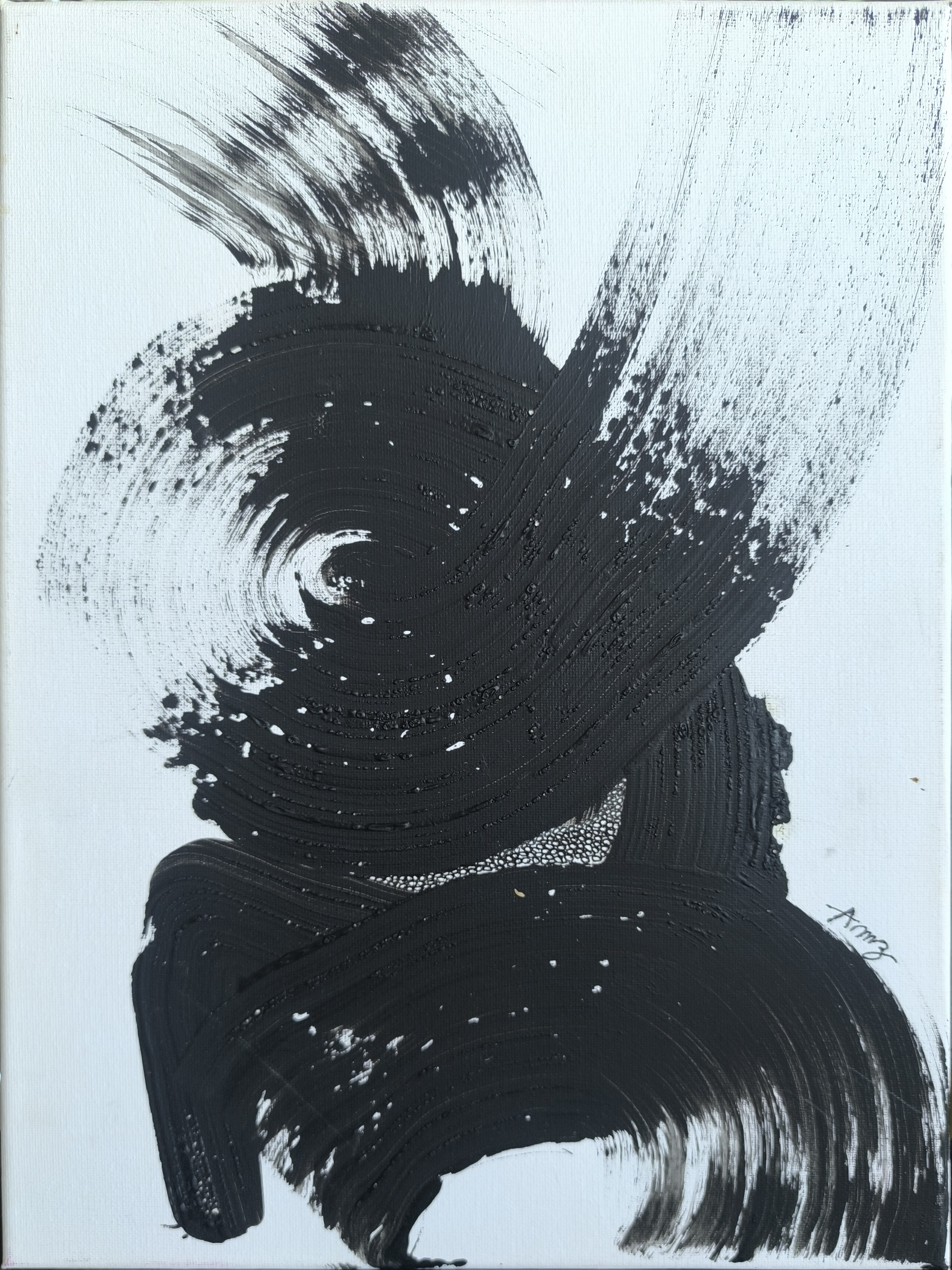 Volute, tableau abstrait noir et blanc vertical de 30 × 40 cm, avec texture alvéolée formant des microbulles en relief.